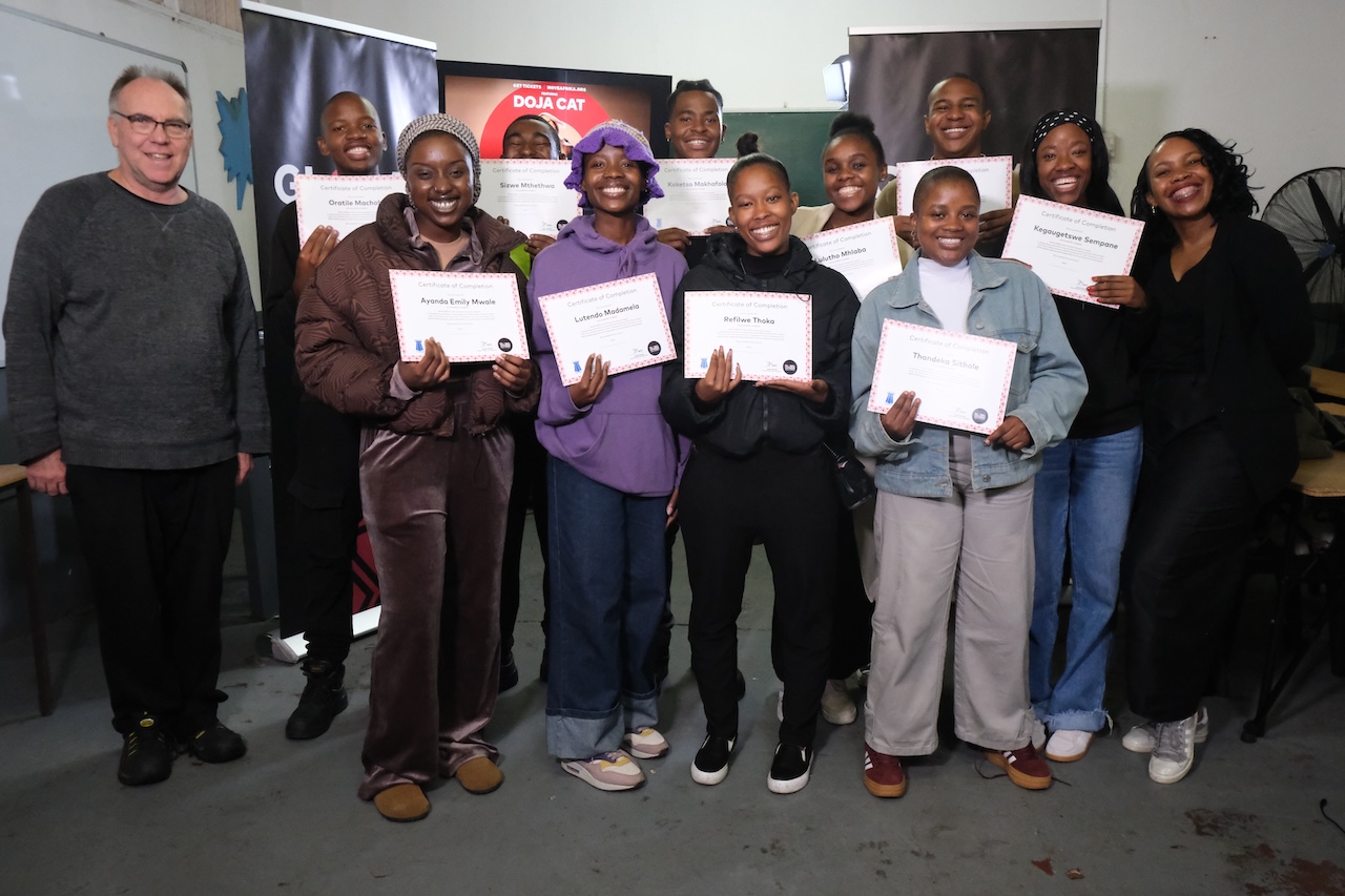 Young South Africans celebrate receiving certificates of completion after behind-the-scenes training ahead of Move Afrika: Pretoria 2026. Image: Bold Behaviour for Global Citizen