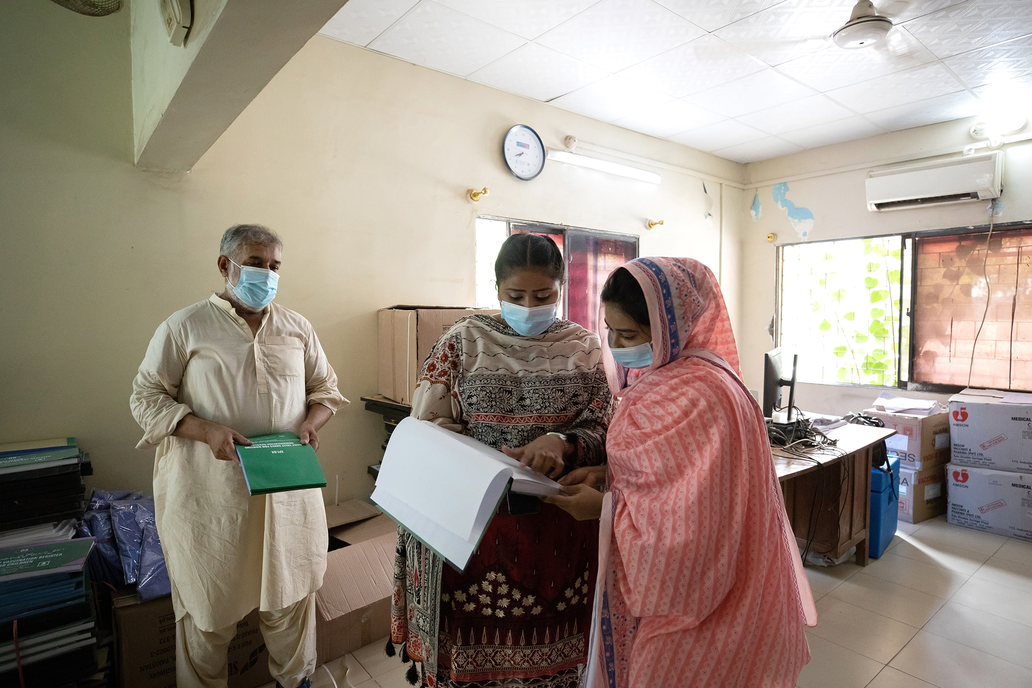 Tahira Bano est la directrice des vaccinations du district de Karachi-Est, au Pakistan.