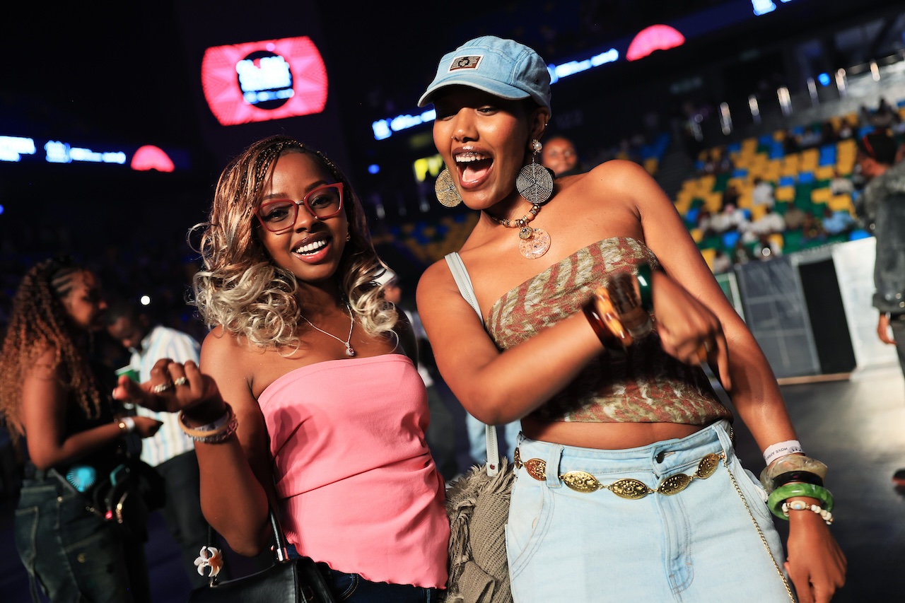 Fans bring unmatched energy to BK Arena, dancing and celebrating a night of music and connection. Image: Jemal Countess/Getty Images for Global Citizen