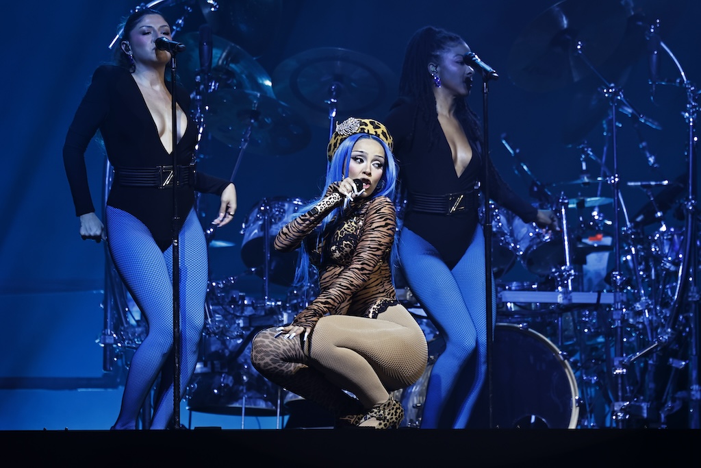 Doja Cat commands the stage during her historic first performance in Africa at Move Afrika: Kigali. Image: Jemal Countess/Getty Images for Global Citizen