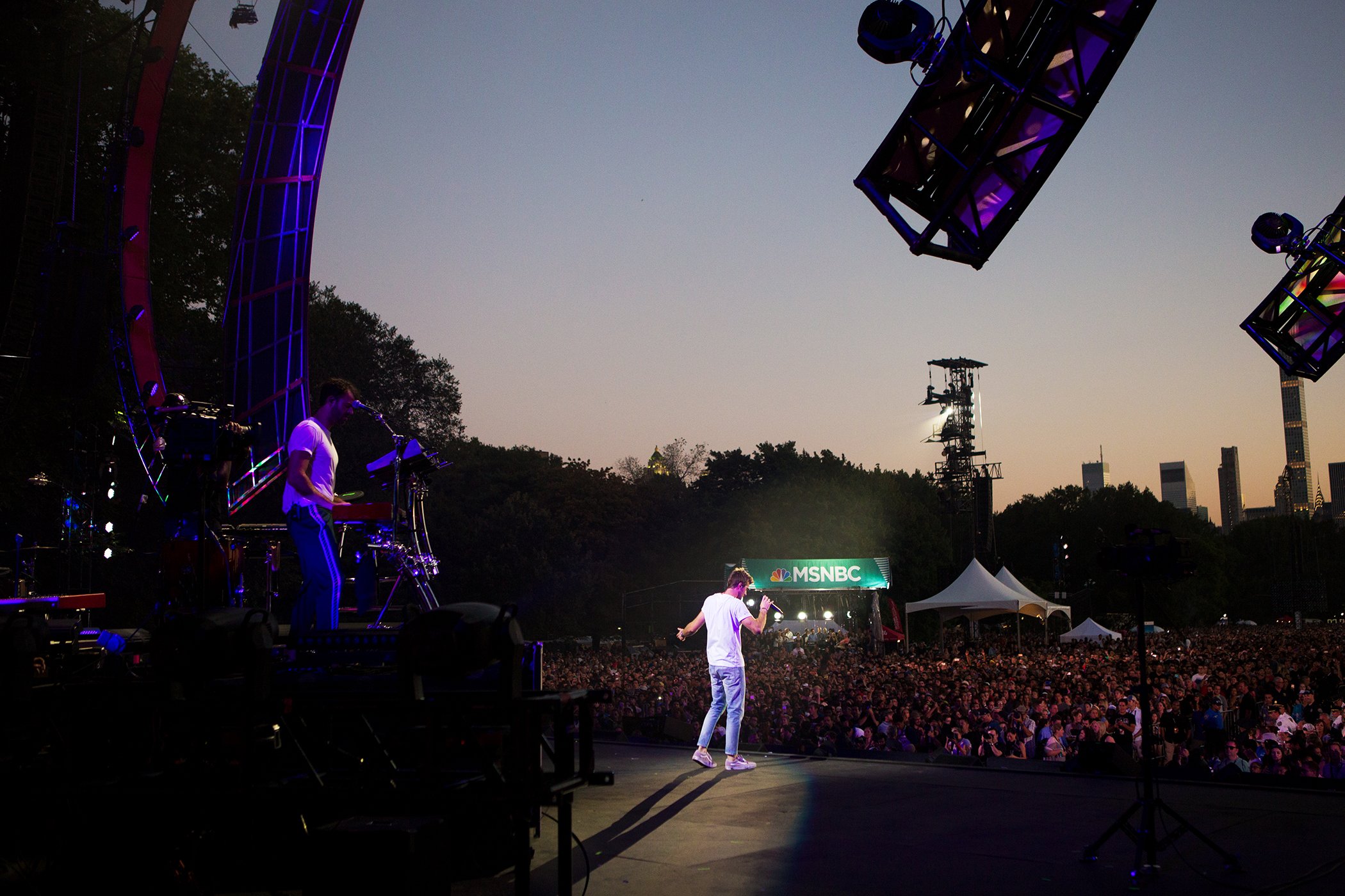 25 Photos of the Chainsmokers, Andra Day, Stevie Wonder, Green Day, and More at the 2017 Global