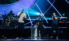 Artikel: Chris Martin Just Took to the Global Citizen Stage With Stormzy to Celebrate Amazing Activists