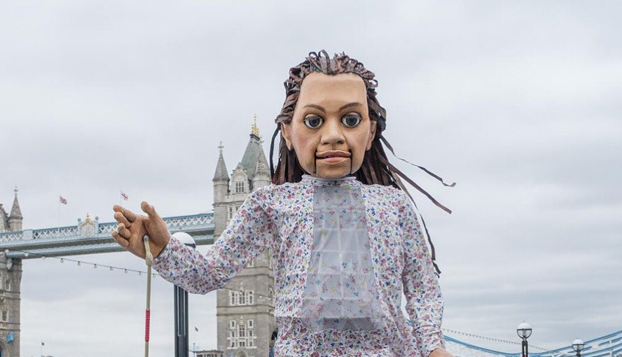 This Giant Puppet Is Travelling Across Europe in Support of Refugees