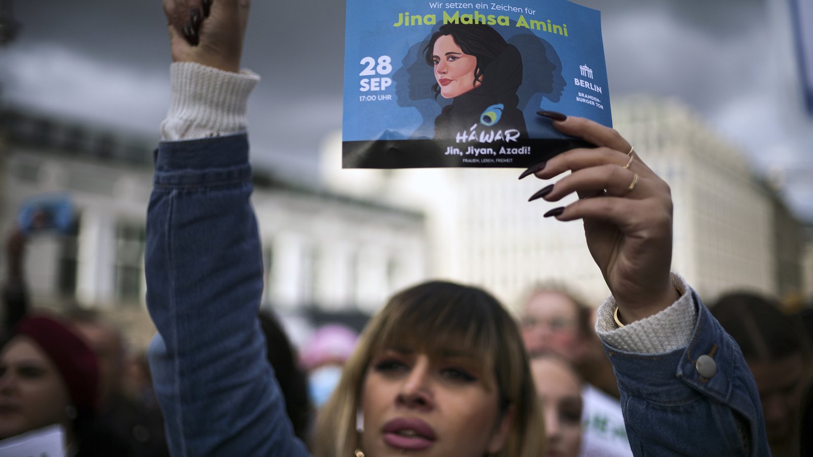 9 Ways to Help Women in Iran After