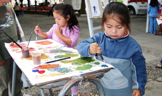 parallell play should every school look like this.jpg