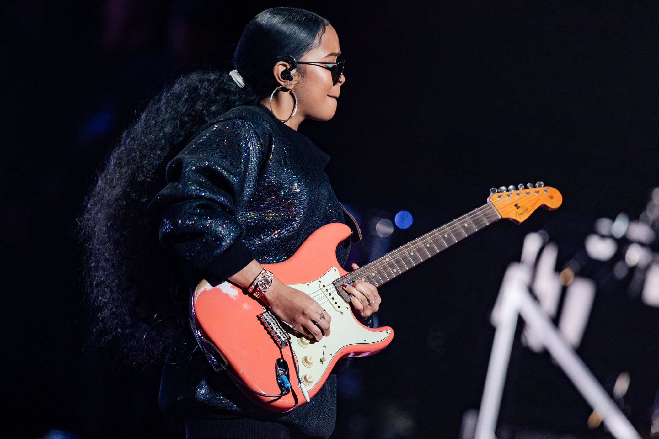 H.E.R. Brings Her Message of Strength and Power to the ...